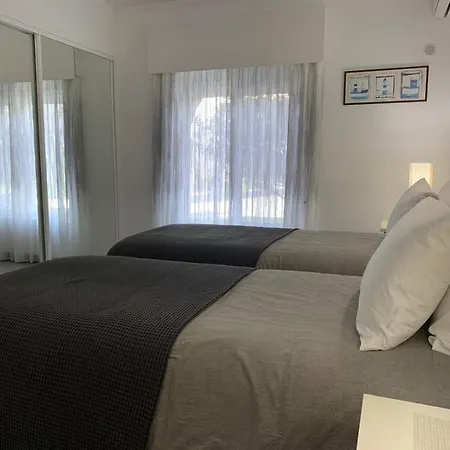 Vale Do Garrao Sleeps 4 Air Con T607811 *
